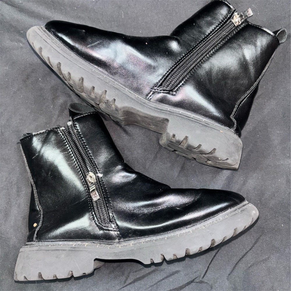 Unbranded kids size 10 Ankle Boots Black Platform Lug Sole Side Zip Pull Tabs